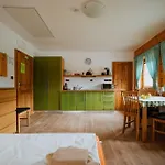 Apartmany Velke Karlovice Гостевой дом