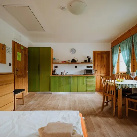 Apartmany Velke Karlovice Gæstehus